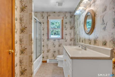 9 Robin Drive East Haven CT 06513