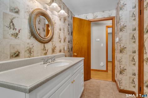 9 Robin Drive East Haven CT 06513