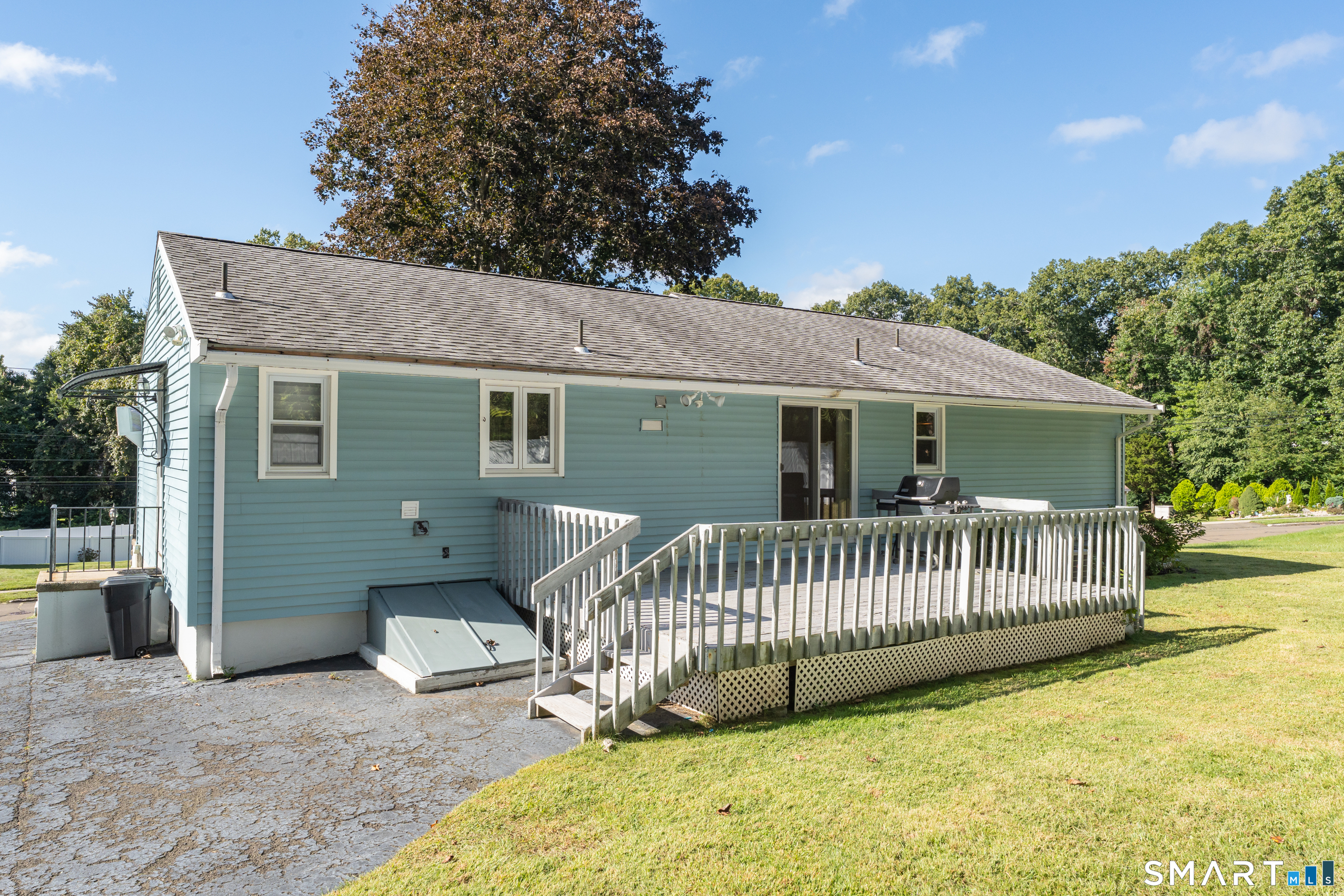 9 Robin Drive East Haven CT 06513
