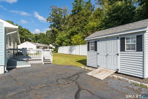 9 Robin Drive East Haven CT 06513