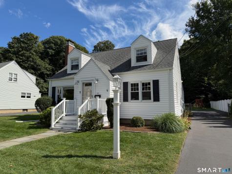 51 Home Place Branford CT 06405