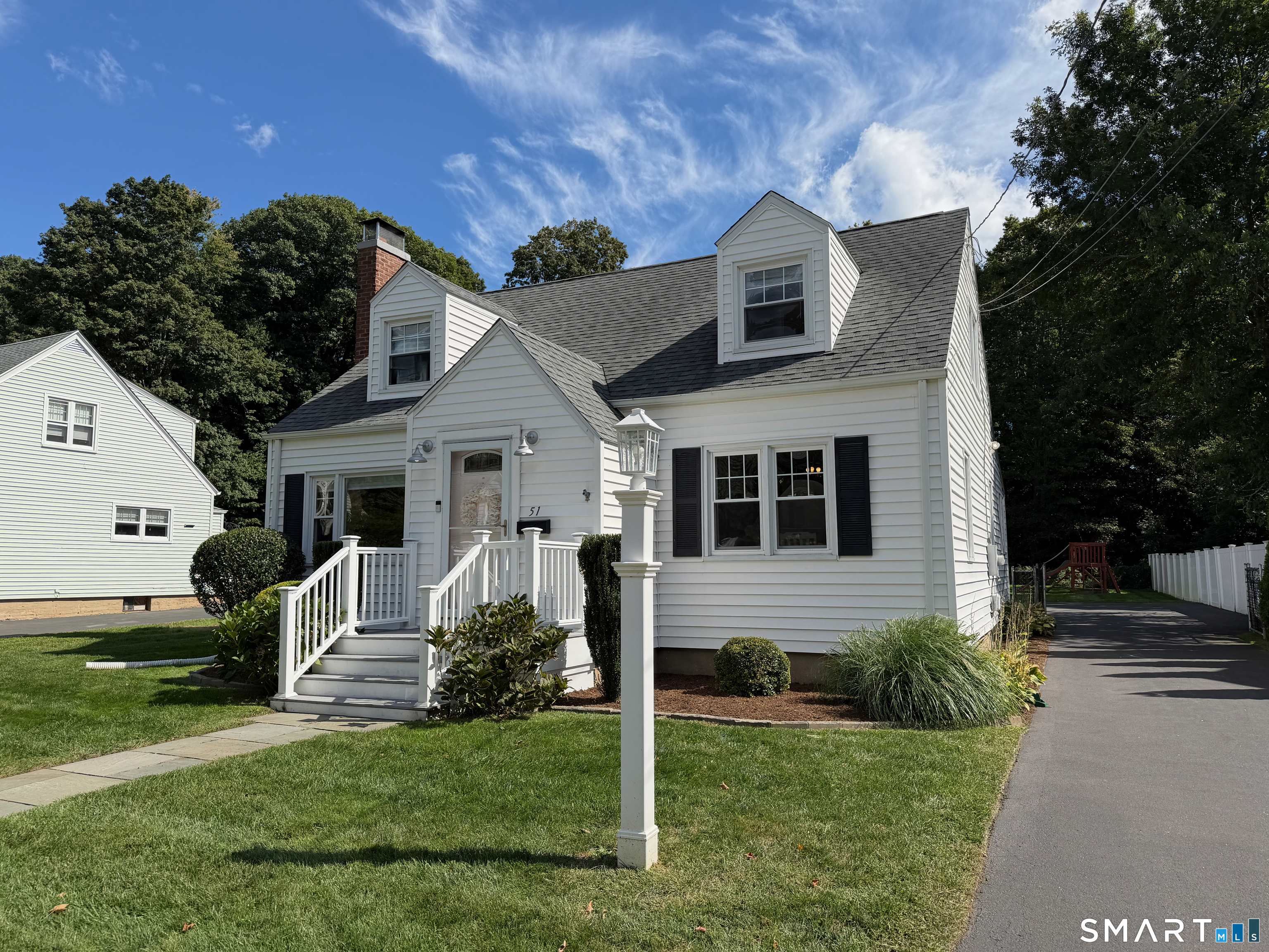 Branford CT, 51 Home Place