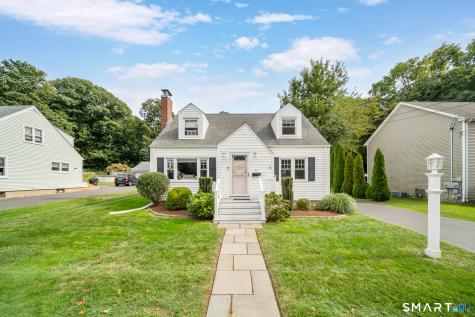 51 Home Place Branford CT 06405