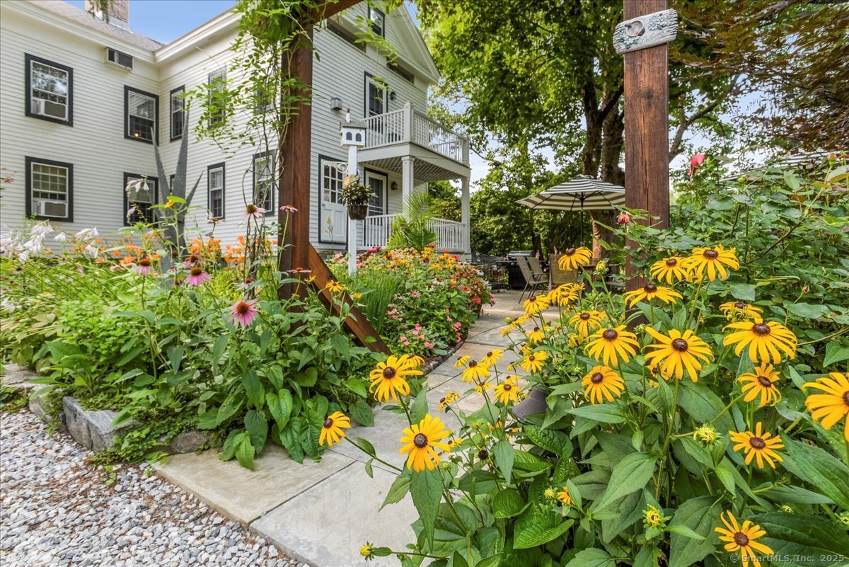 209 Main Street Deep River CT 06417