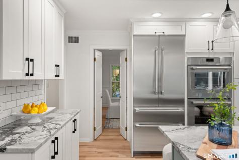 32 Silver Ridge Common Weston CT 06883