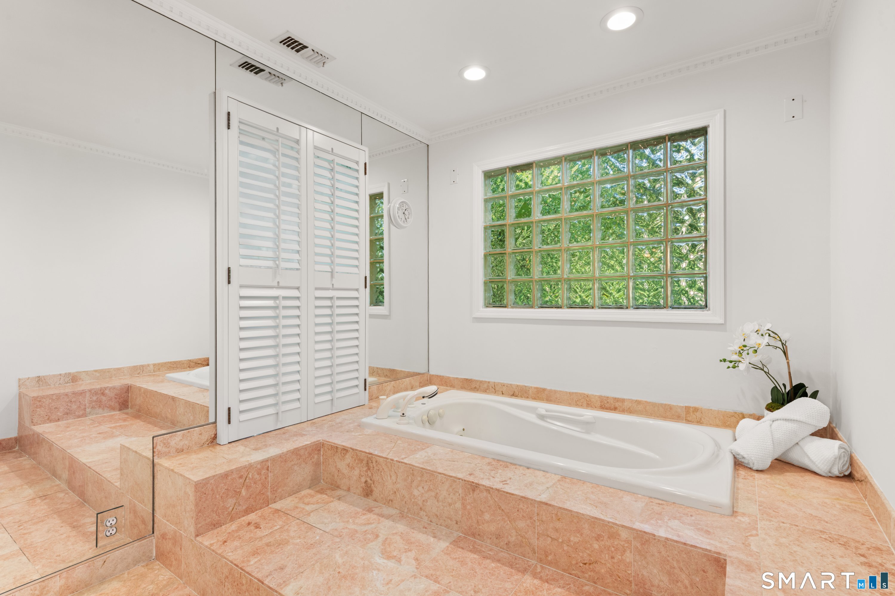 32 Silver Ridge Common Weston CT 06883