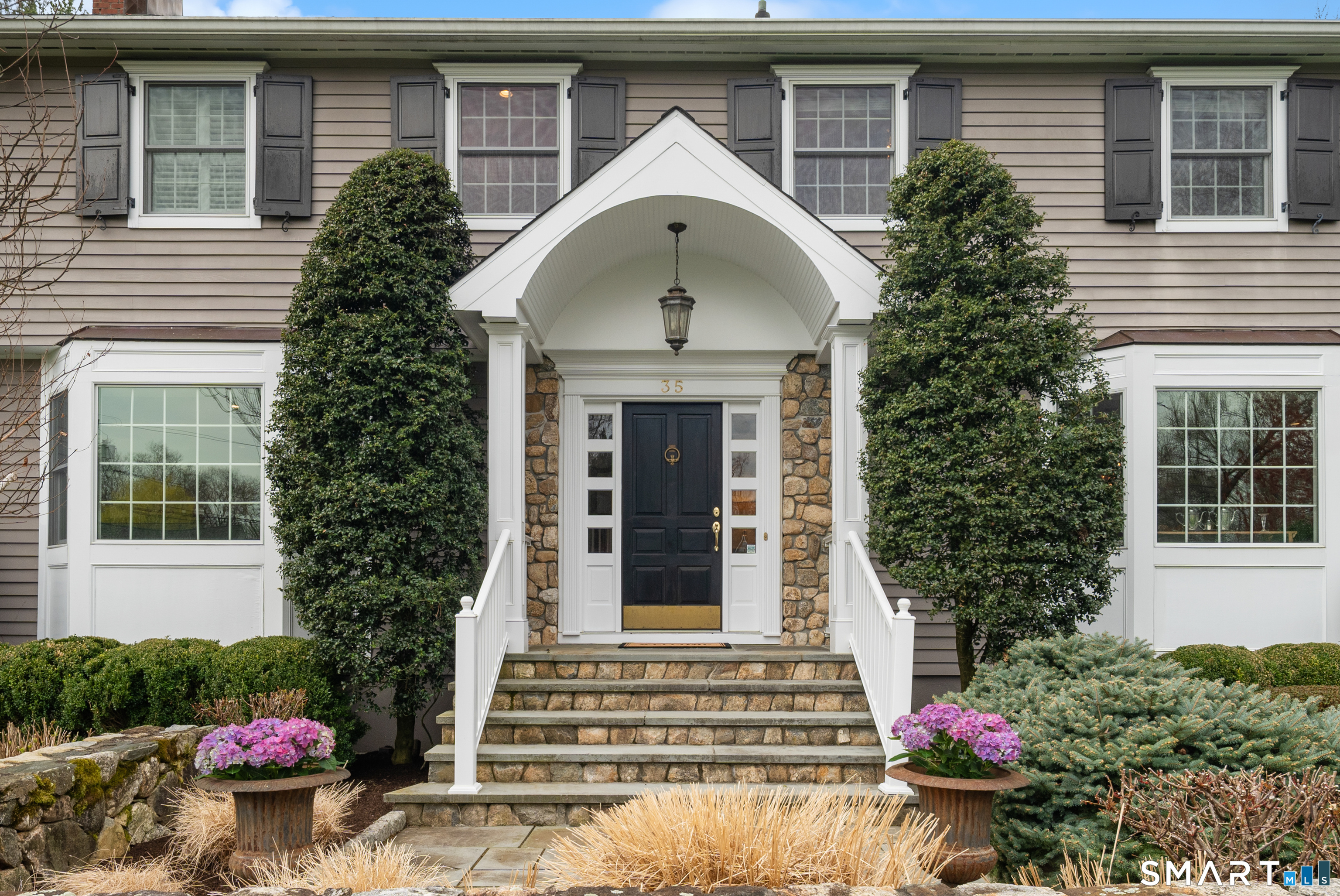 35 Danvers Lane New Canaan CT 06840