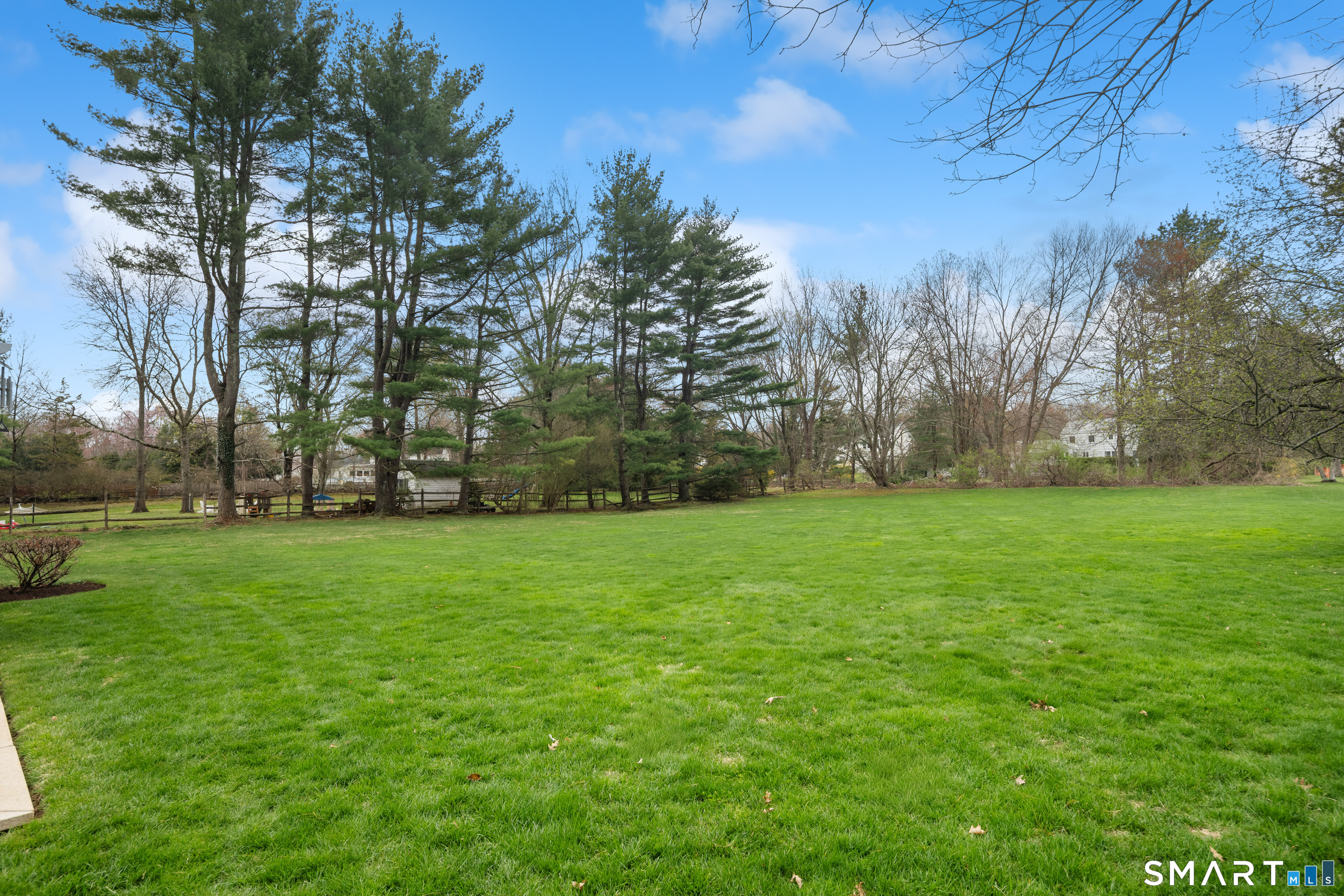 35 Danvers Lane New Canaan CT 06840