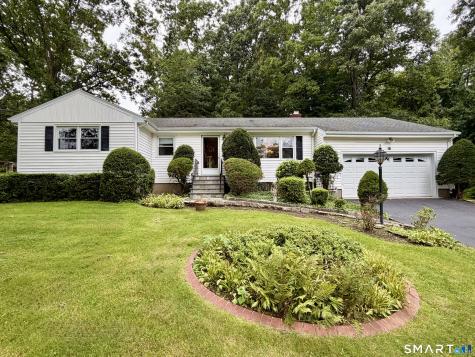25 Noahs Ln Extension Norwalk CT 06851