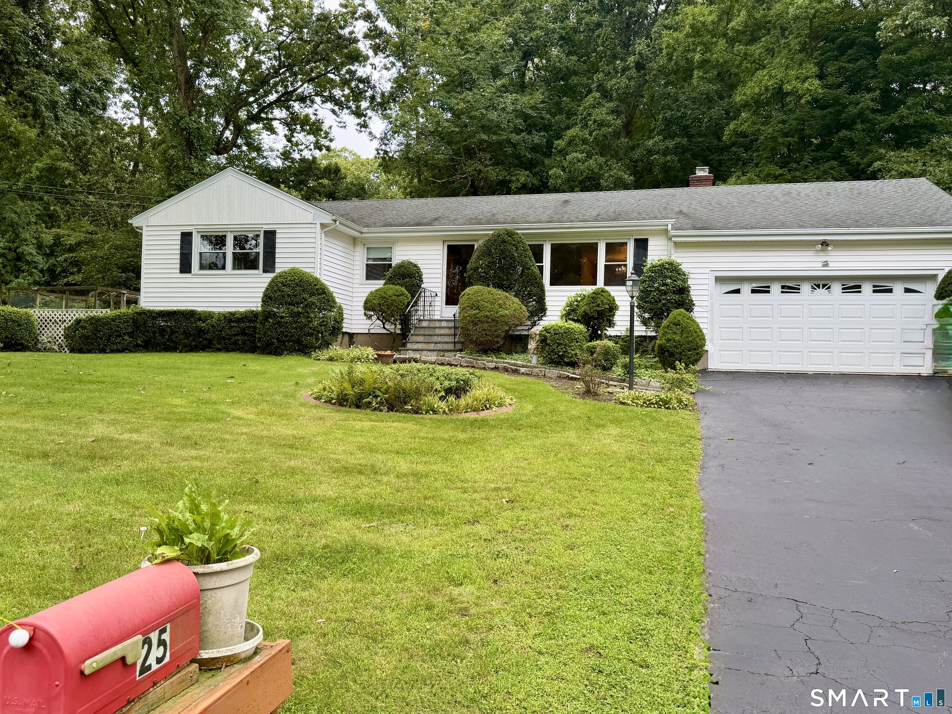 25 Noahs Ln Extension Norwalk CT 06851