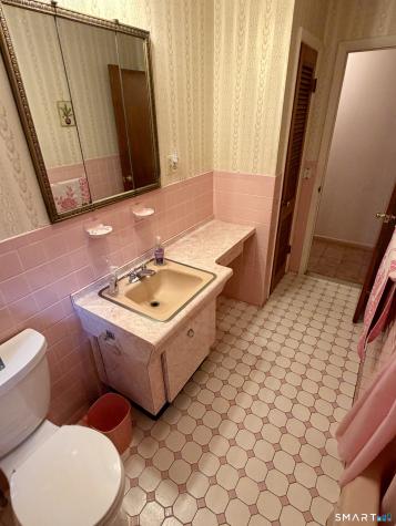 25 Noahs Ln Extension Norwalk CT 06851