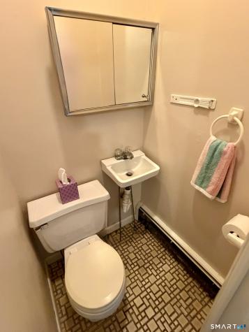 25 Noahs Ln Extension Norwalk CT 06851
