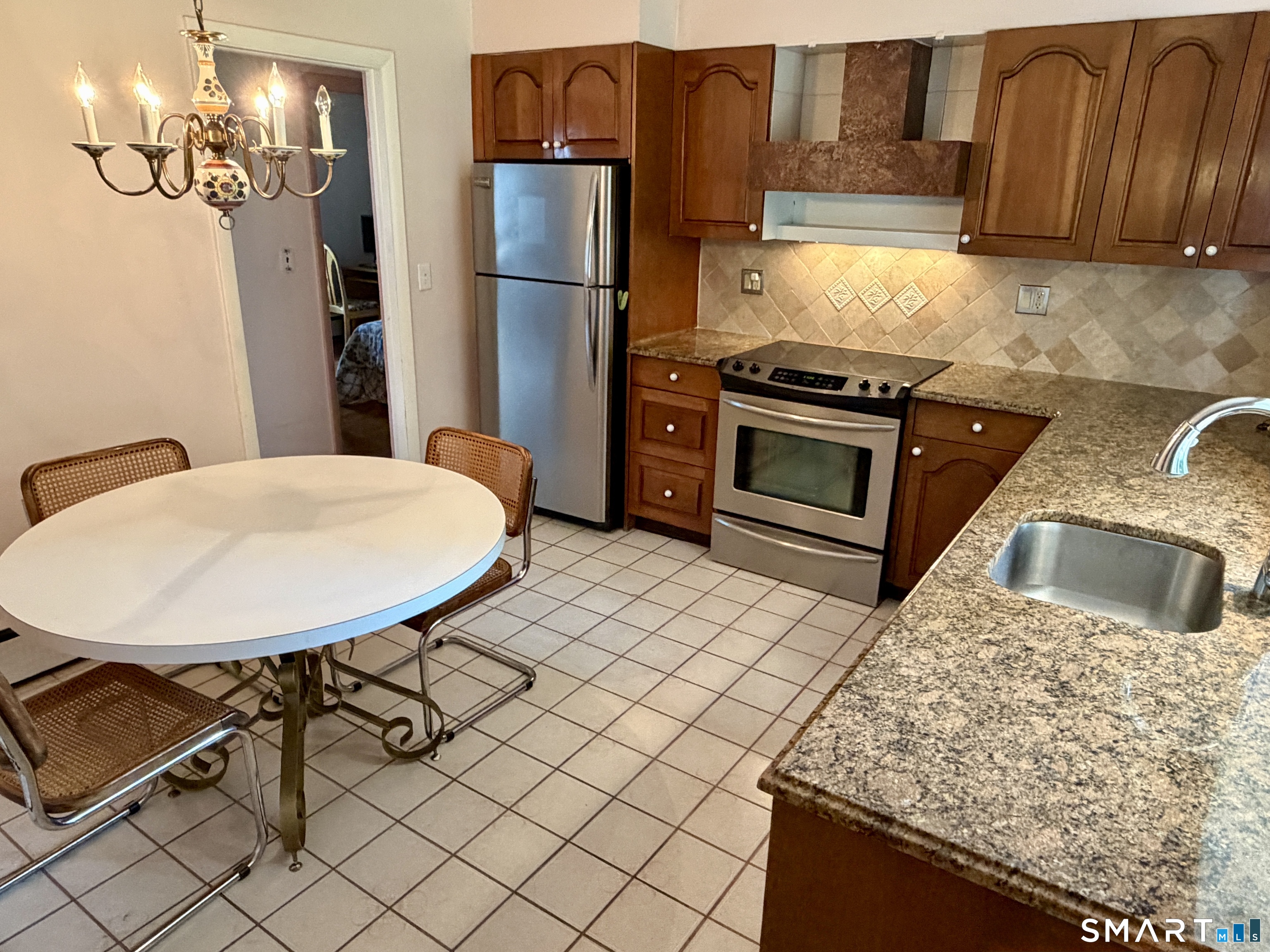 25 Noahs Ln Extension Norwalk CT 06851