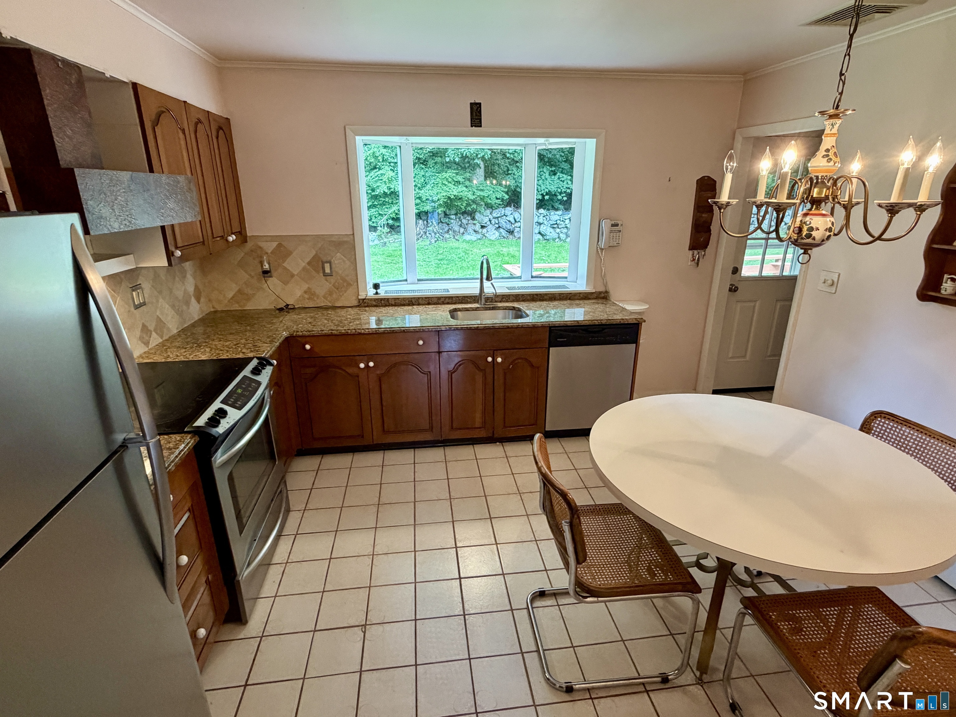 25 Noahs Ln Extension Norwalk CT 06851