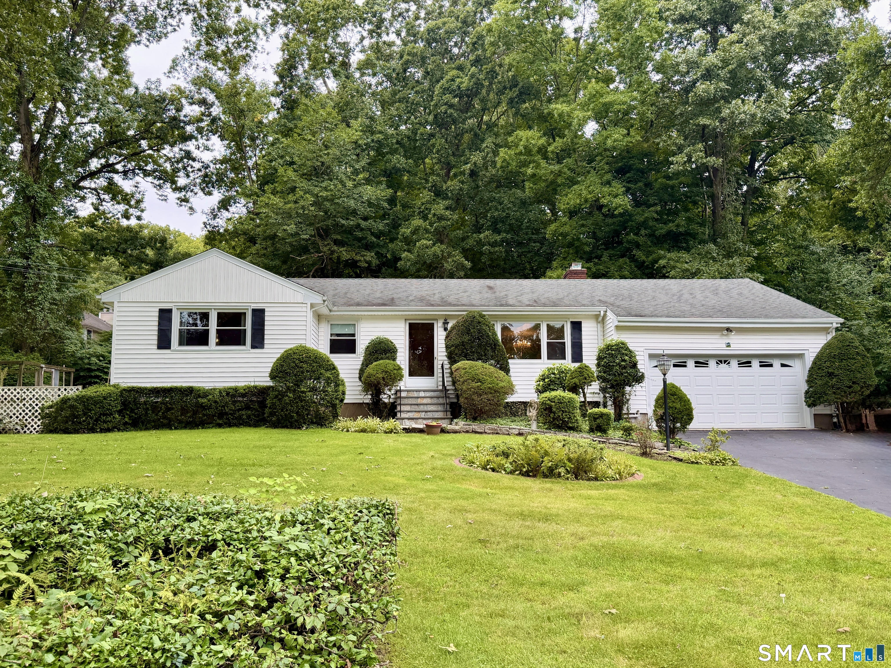25 Noahs Ln Extension Norwalk CT 06851