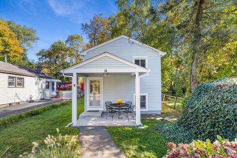 14 Namonee Trail East Hampton CT 06424