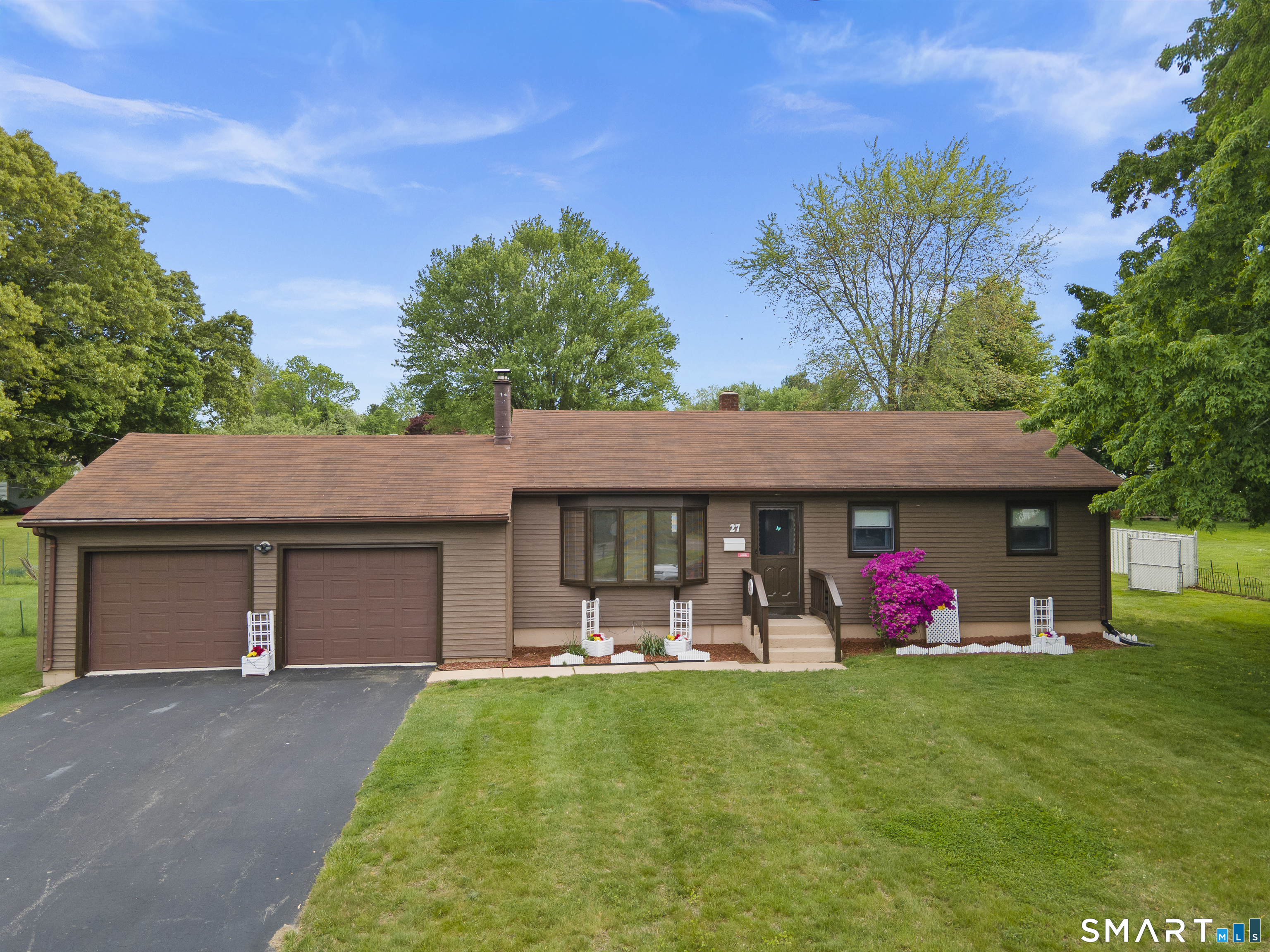 27 Mcintosh Avenue Montville CT 06382