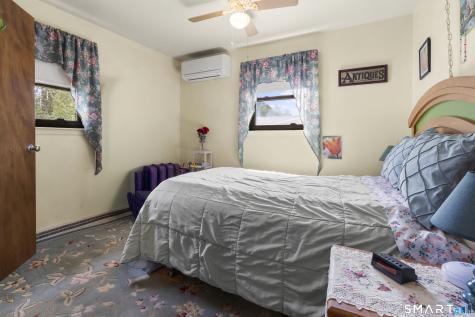 27 Mcintosh Avenue Montville CT 06382