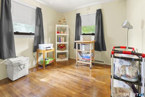 27 Mcintosh Avenue Montville CT 06382