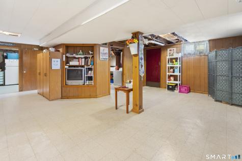 27 Mcintosh Avenue Montville CT 06382