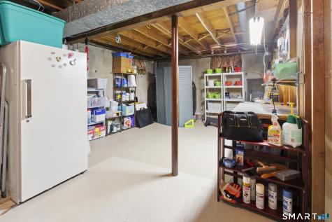 27 Mcintosh Avenue Montville CT 06382