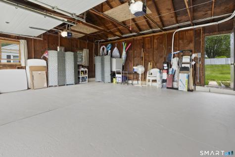 27 Mcintosh Avenue Montville CT 06382