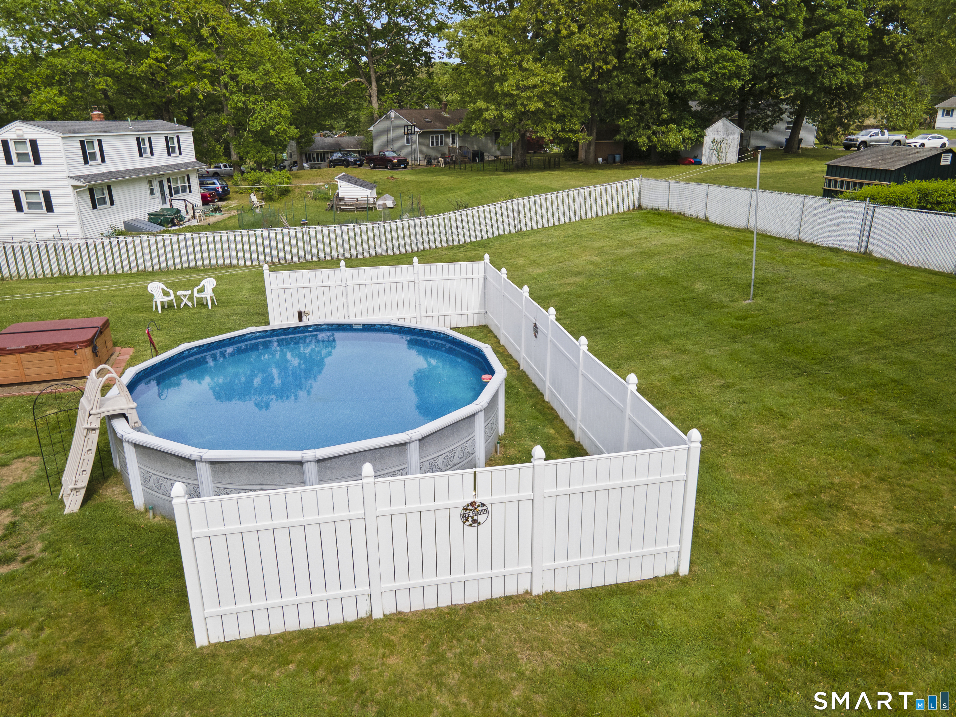 27 Mcintosh Avenue Montville CT 06382