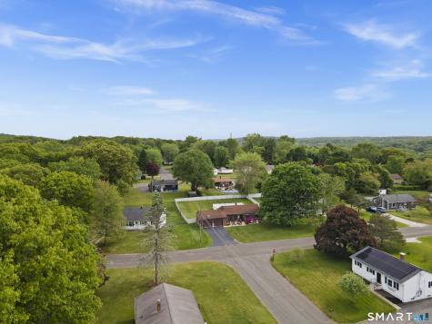 27 Mcintosh Avenue Montville CT 06382
