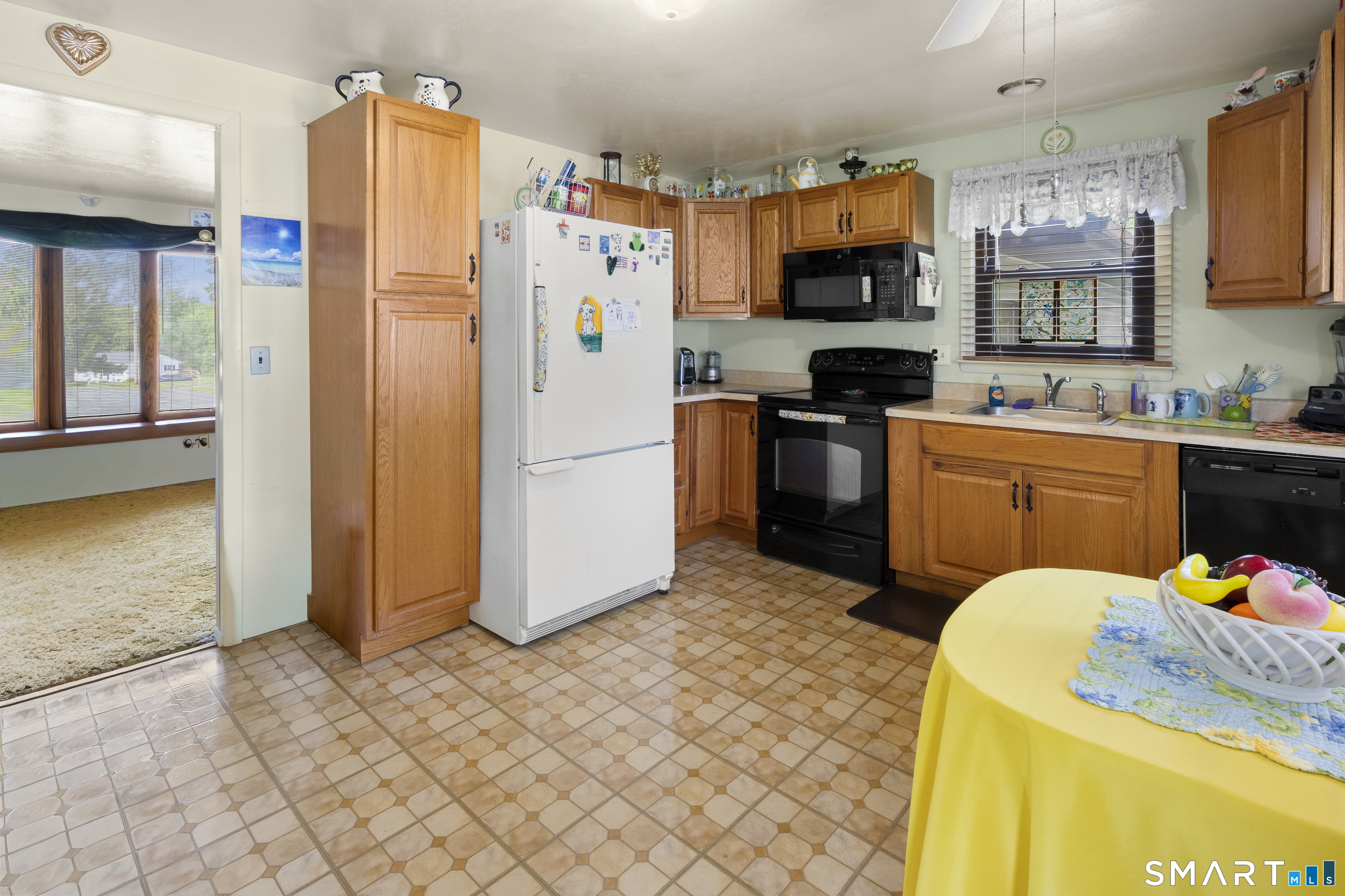 27 Mcintosh Avenue Montville CT 06382