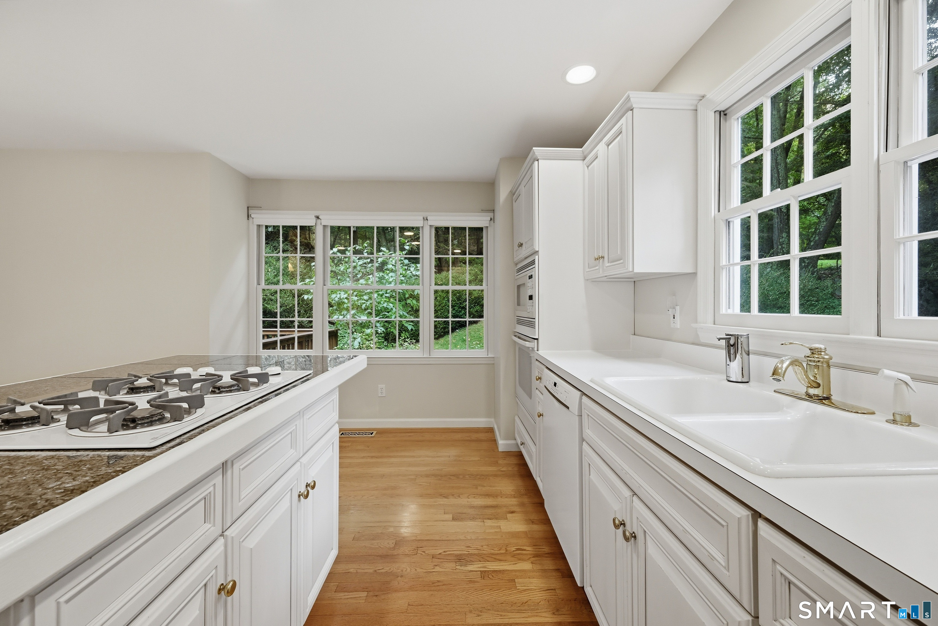 18 Cove Road Brookfield CT 06804