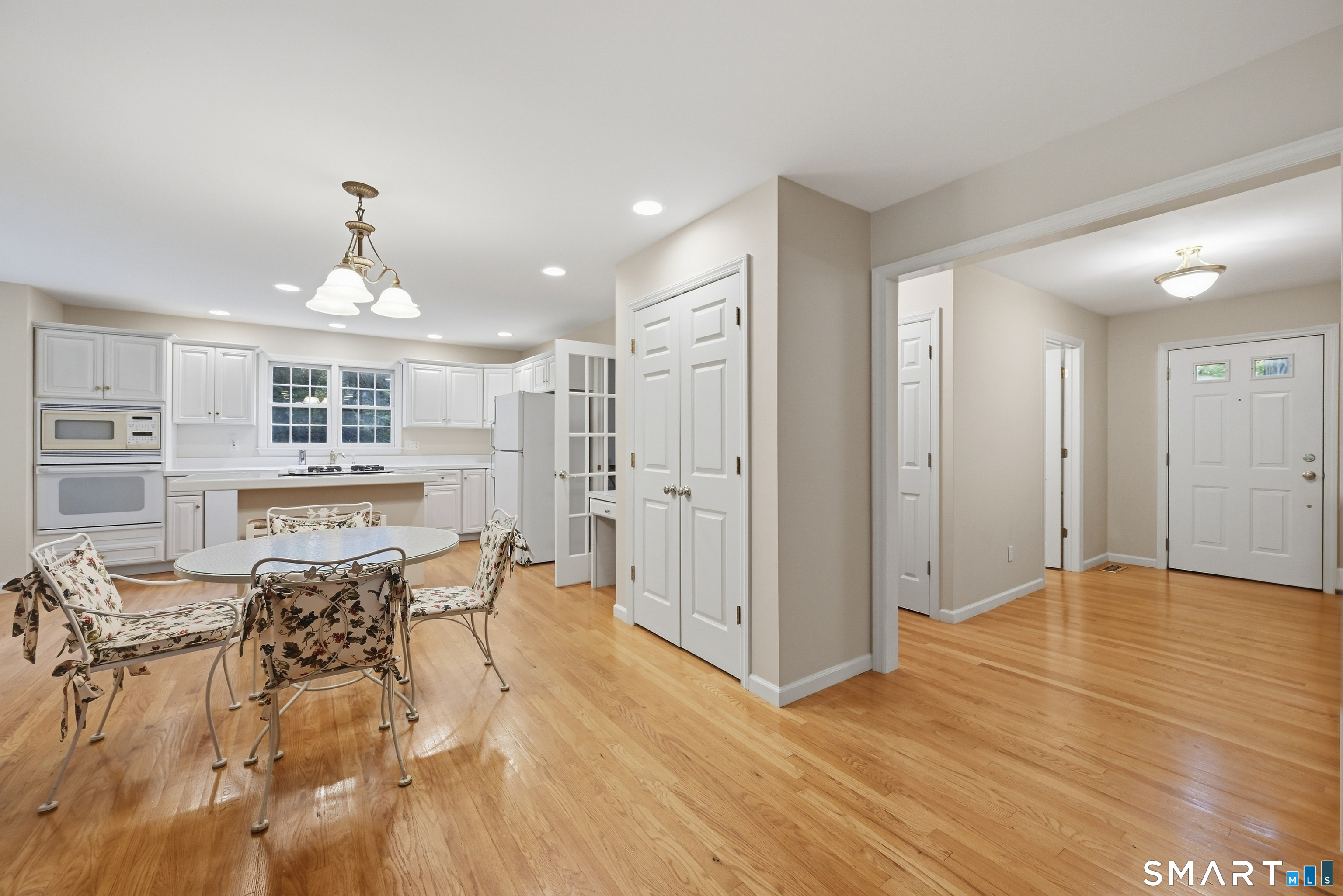 18 Cove Road Brookfield CT 06804