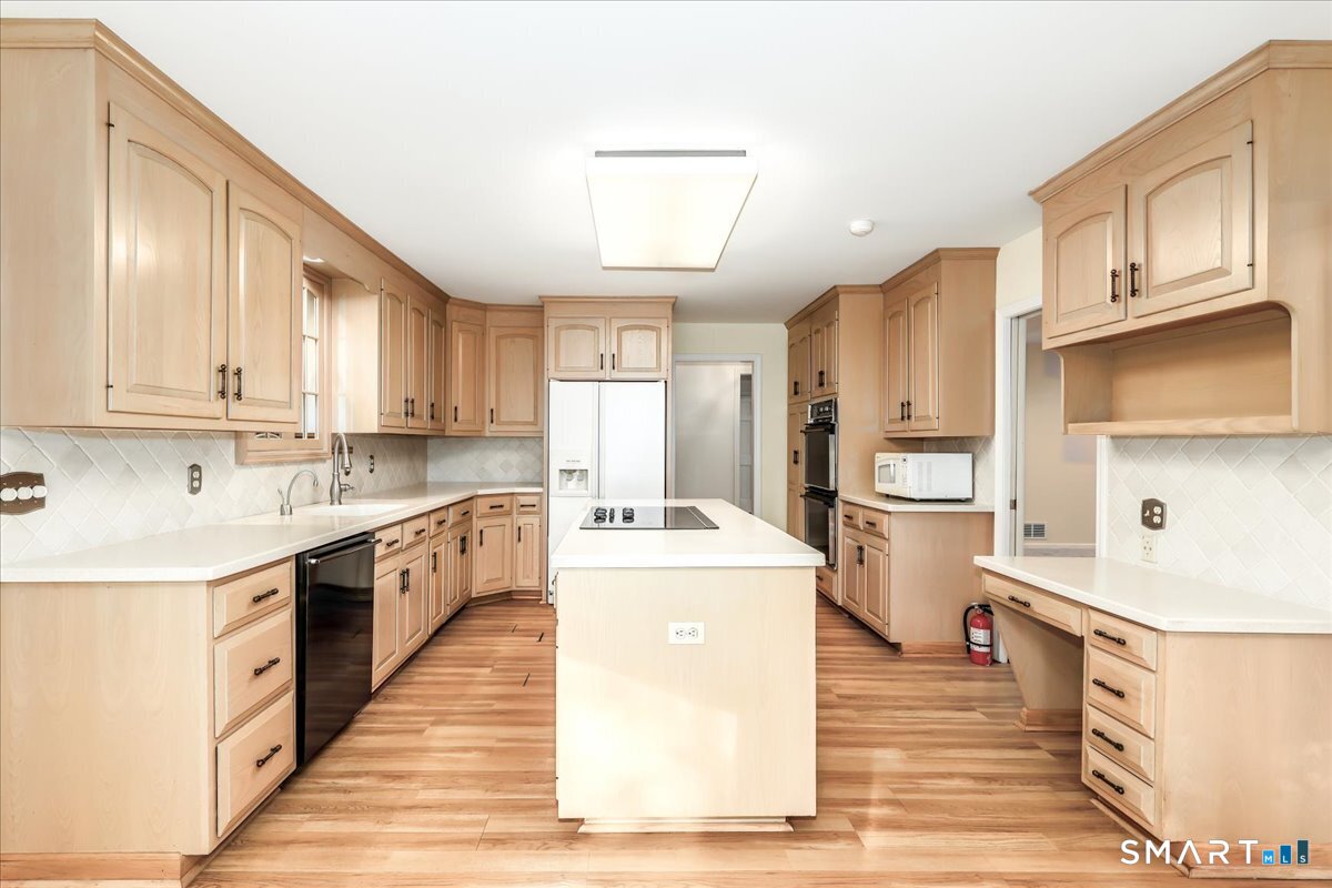 17 Herrmann Lane Easton CT 06612