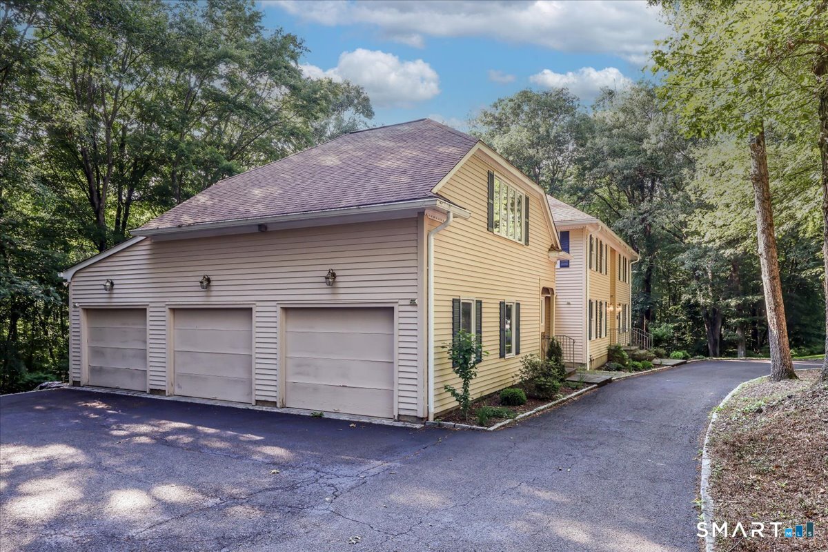 17 Herrmann Lane Easton CT 06612