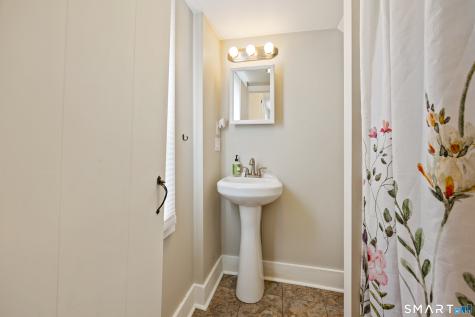 52 Pond Meadow Road Essex CT 06442