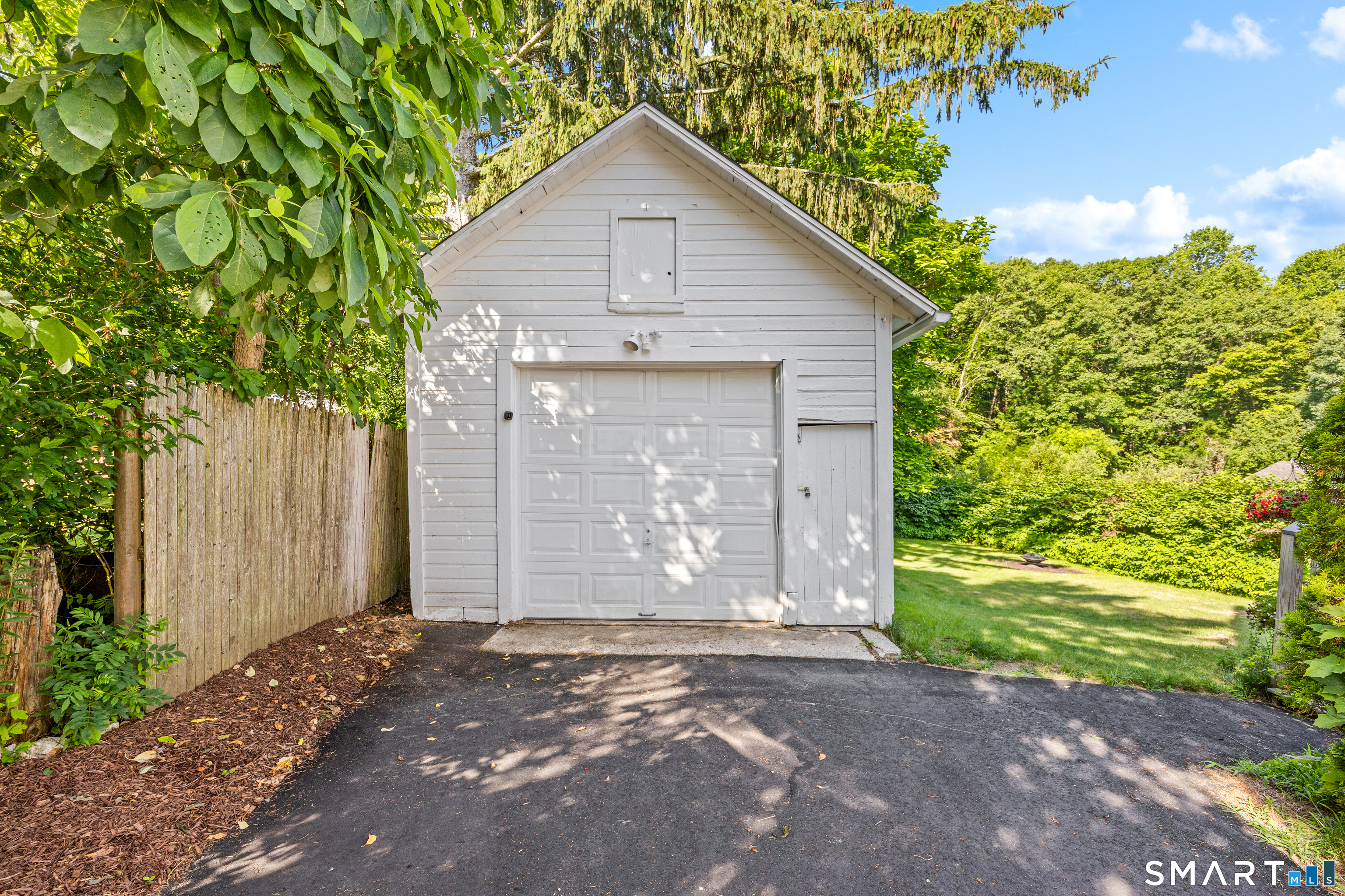 52 Pond Meadow Road Essex CT 06442