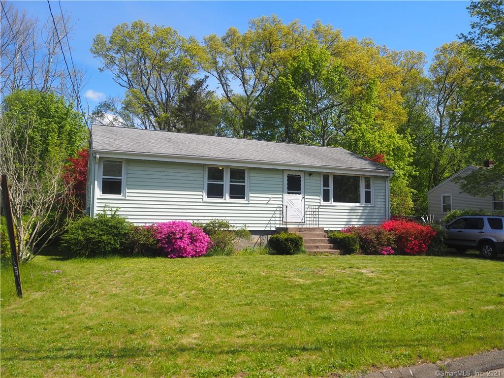 21 Brookfield Road East Haven CT 06512
