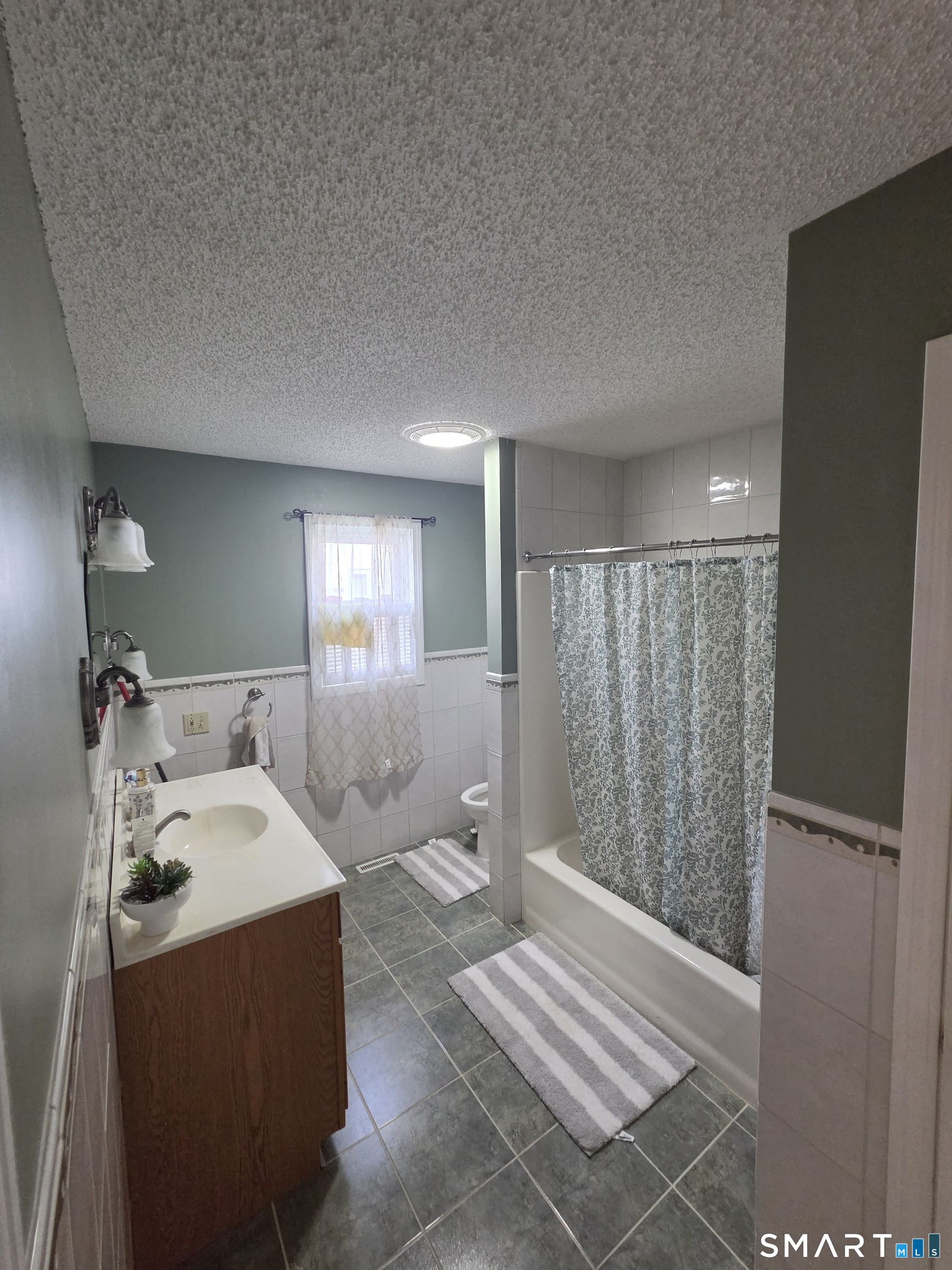 35 North Street Enfield CT 06082