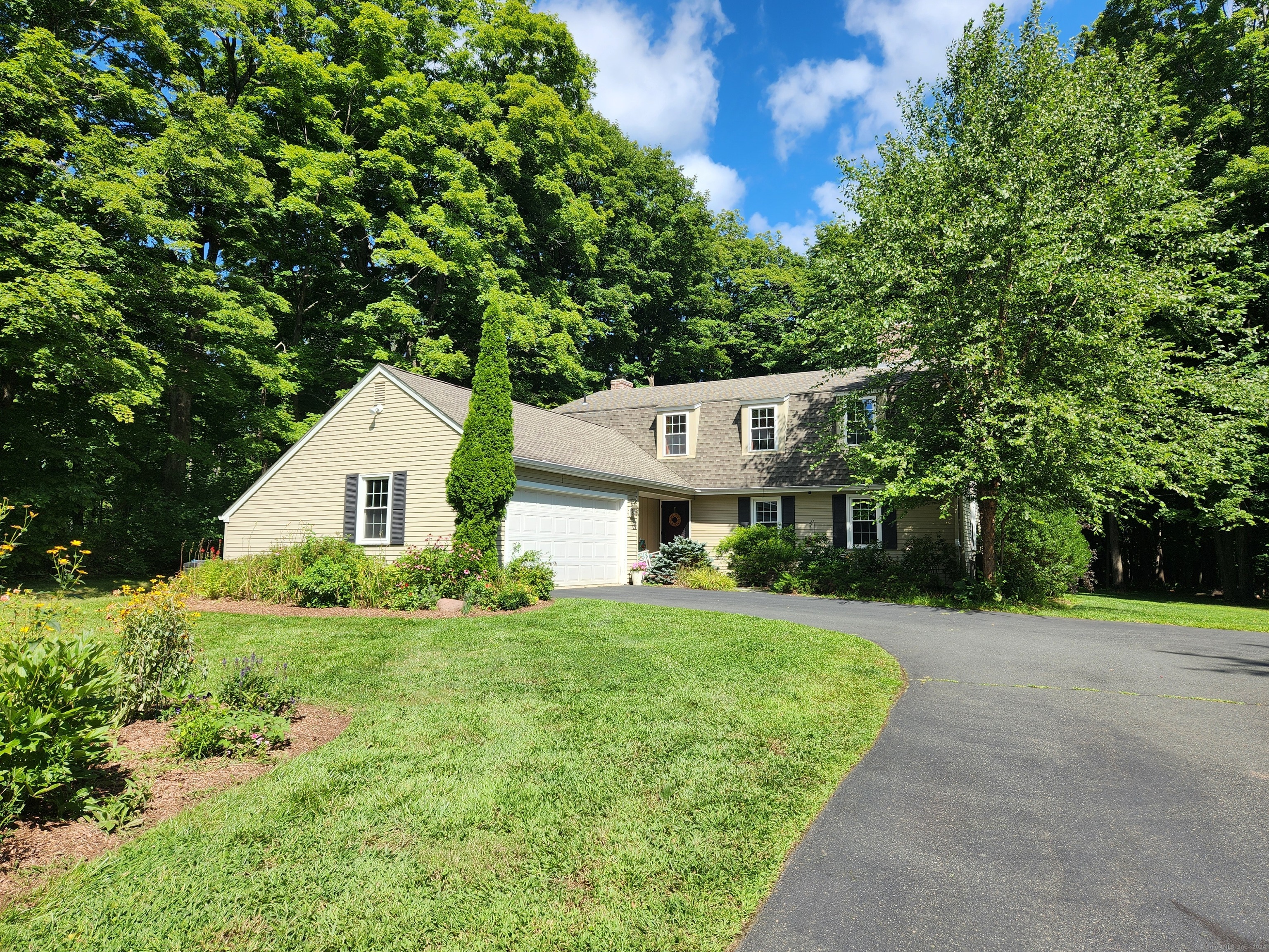154 Mountain Avenue Bloomfield CT 06002