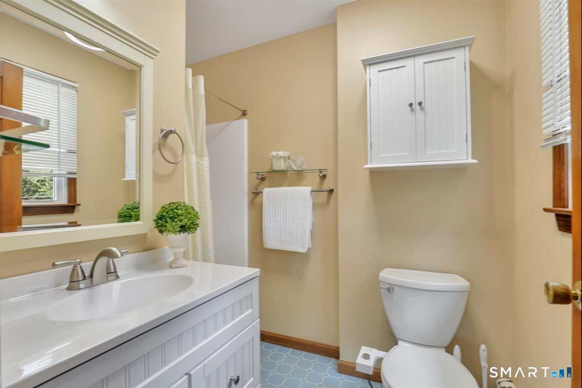 186 Alps Road Branford CT 06405