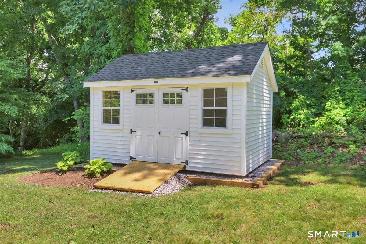 186 Alps Road Branford CT 06405