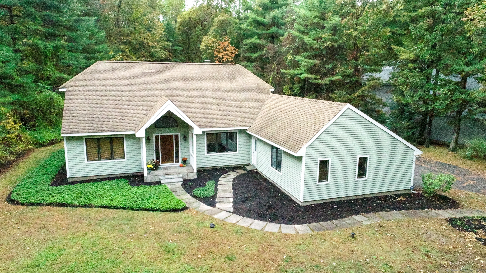 3 Essex Court Farmington CT 06032