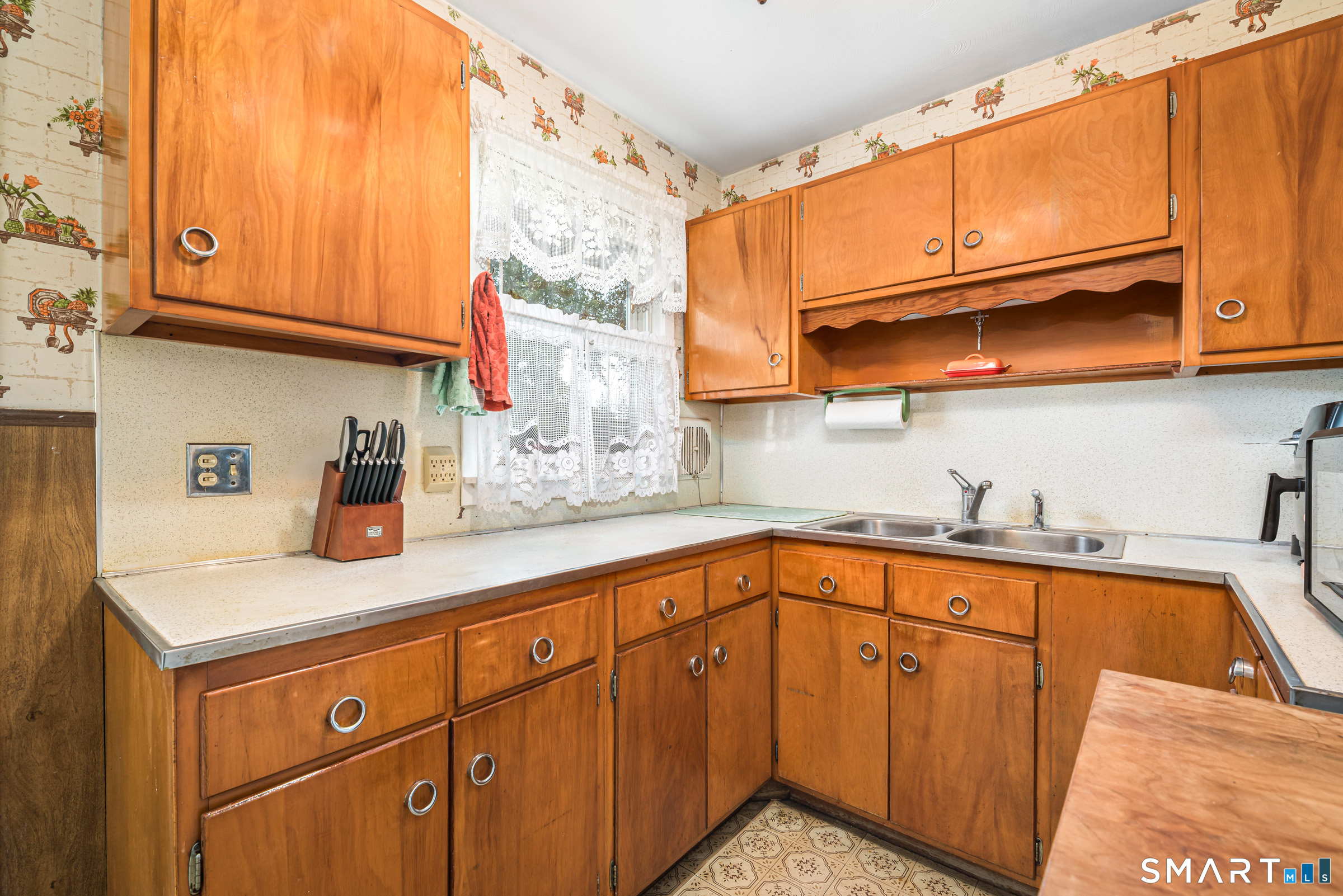 7 Weymouth Drive Enfield CT 06082