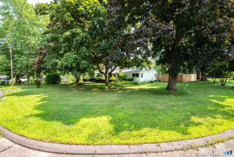 7 Weymouth Drive Enfield CT 06082