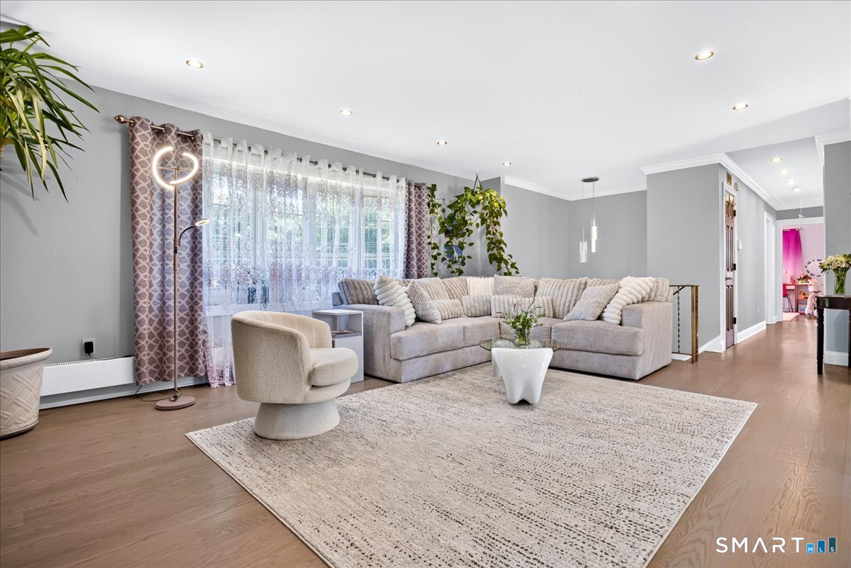 23 Applewood Drive Shelton CT 06484