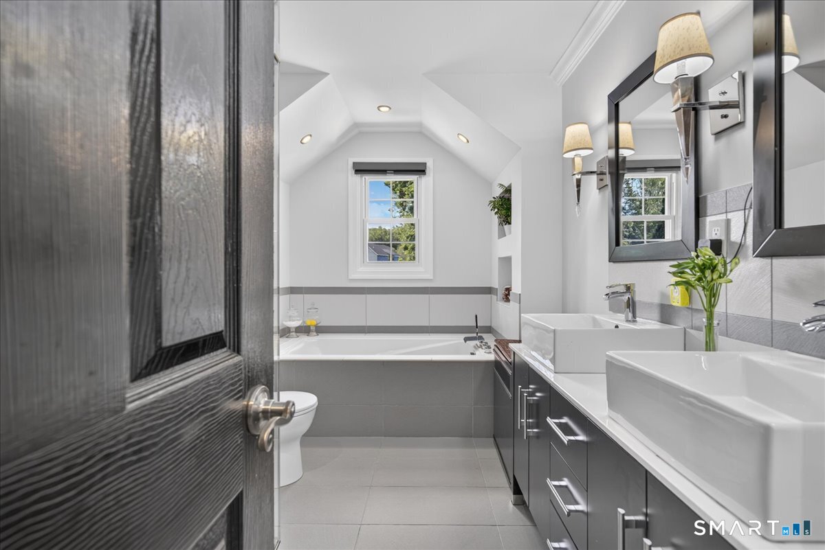 23 Applewood Drive Shelton CT 06484