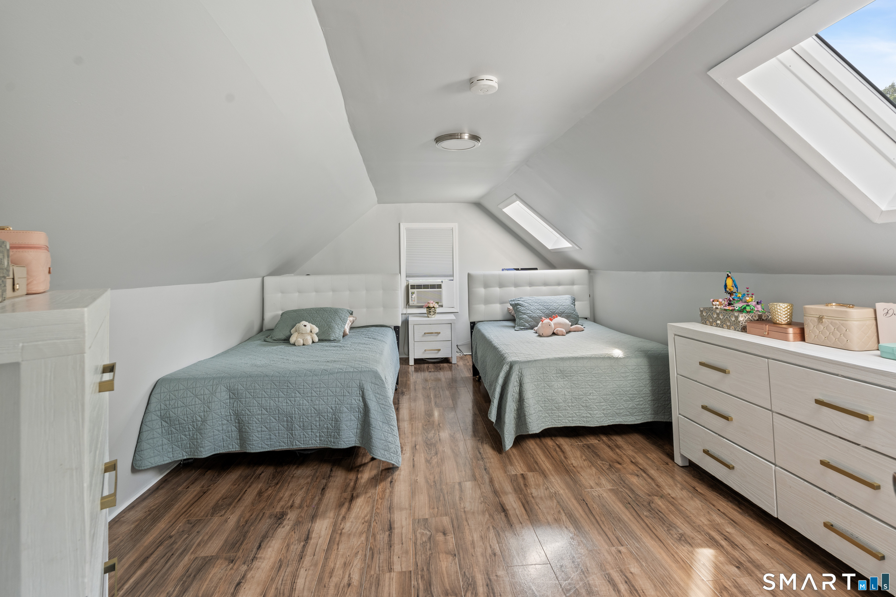 186 Cedar Street Newington CT 06111