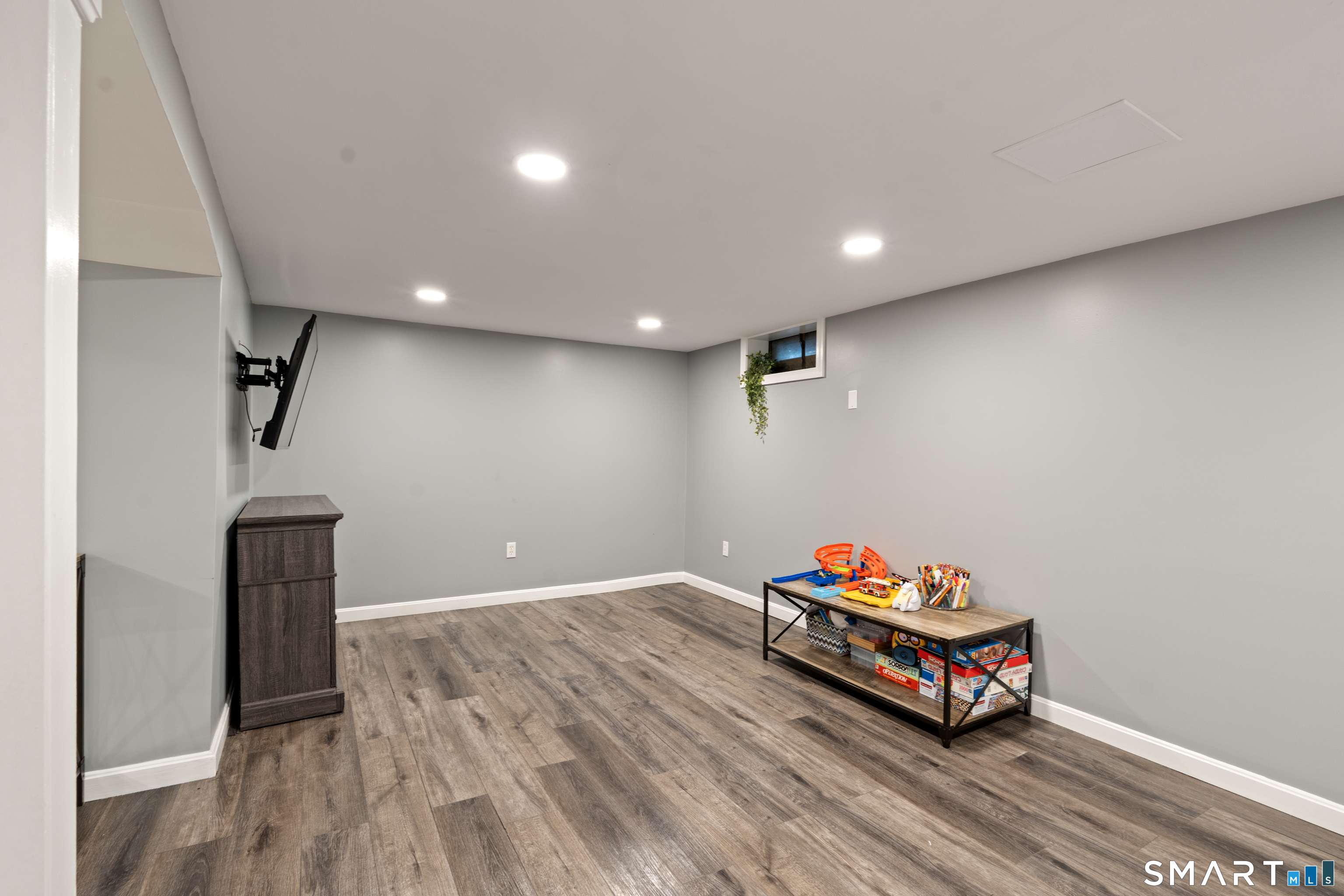 186 Cedar Street Newington CT 06111