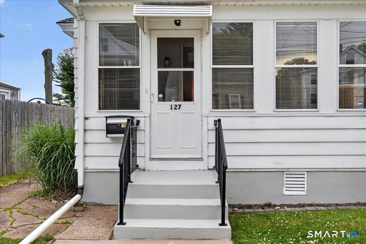 127 Oakley Street New Haven CT 06513