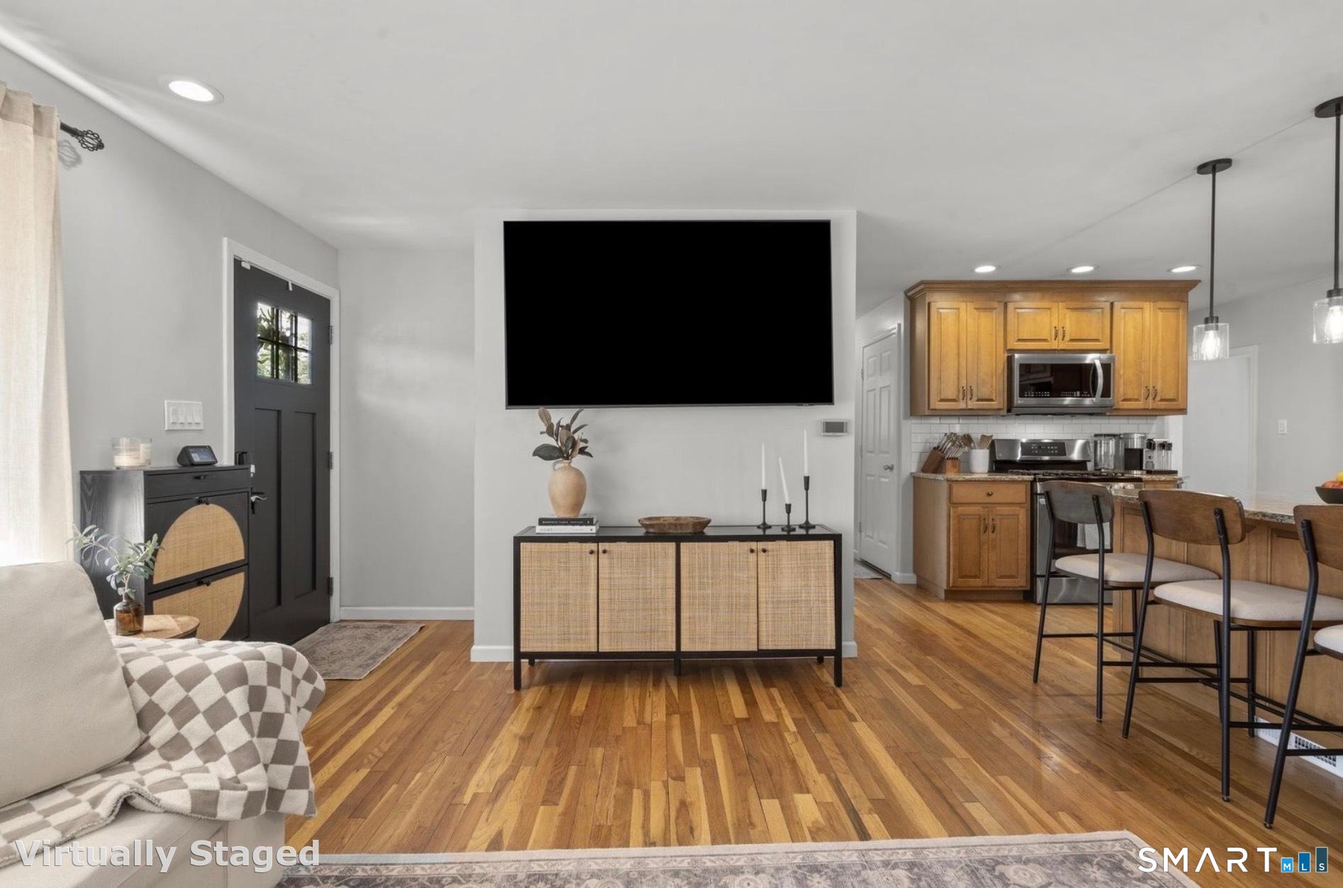 30 Pine River Road North Haven CT 06473