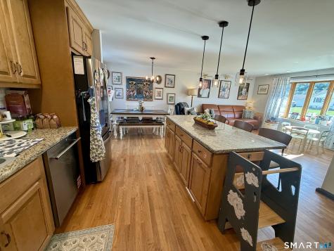 30 Pine River Road North Haven CT 06473